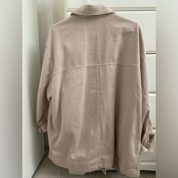 H&M beige denim utility shirt - Picture 2 of 5